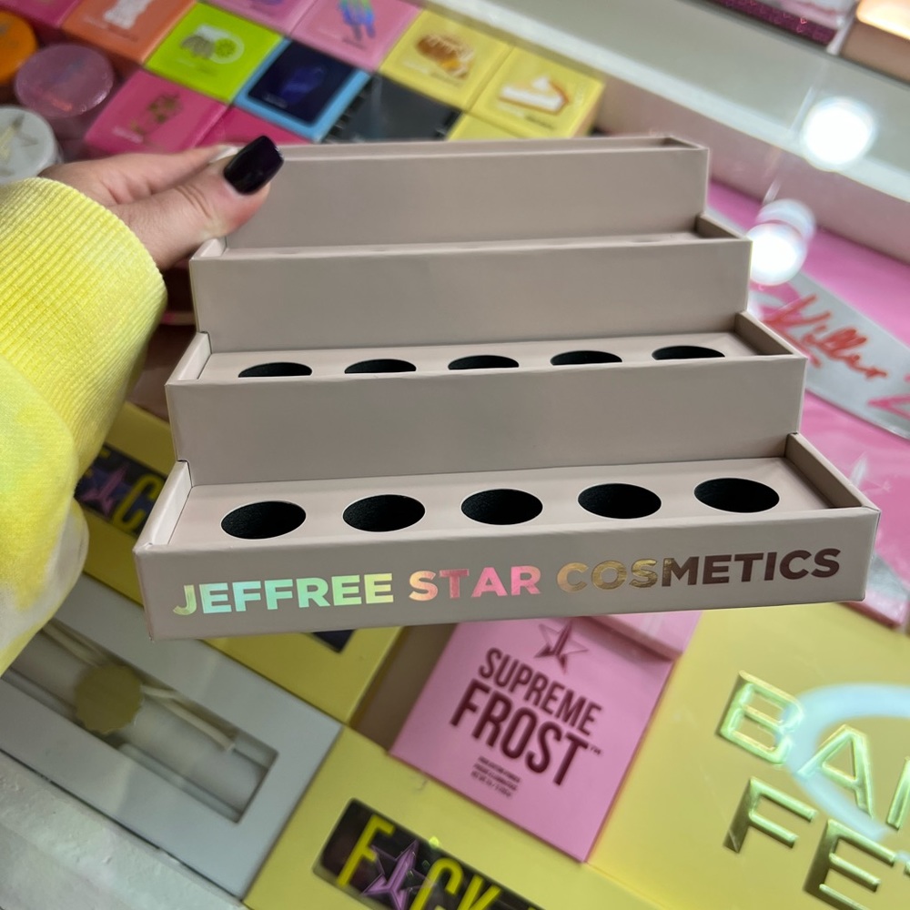 Jeffree Star VLL holder
